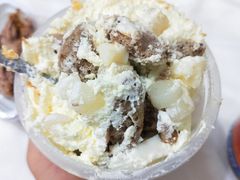 大白兔波波奶油蛋糕杯-李大牛和刘大力手作甜品(凯德店)