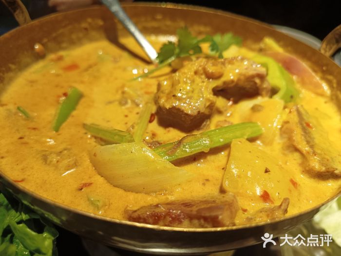 大头虾越式风味餐厅(光明广场店)越式咖喱牛腩煲图片