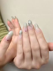 -花岐款式专研健康美甲沙龙
