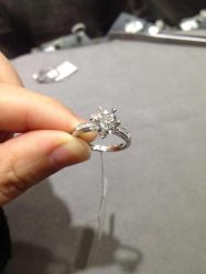 -威德钻石-克拉钻大本营(南京东路店)