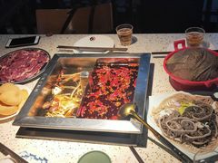 -二荆条·蜀鲜汇城市森林火锅