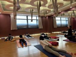 -威思丽高温瑜伽会馆