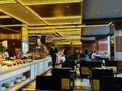 -大中华希尔顿酒店-念自助餐·嗨啤·小龙虾