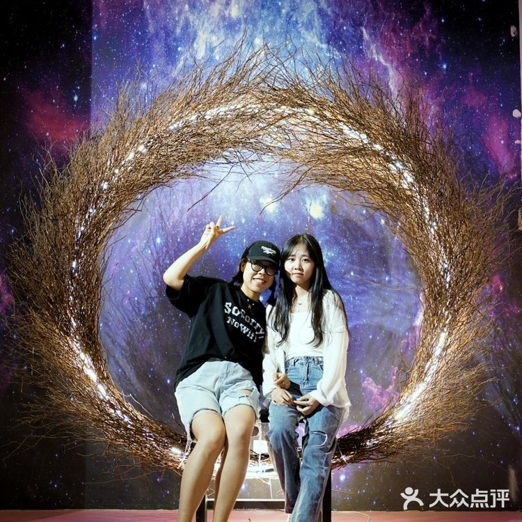 成都网红拍照打卡地丨时空魔方星空艺术馆