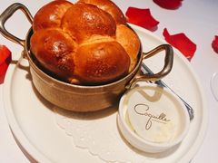 餐前面包黄油-壳里西餐厅Coquille Seafood Bistro(蒙自路店)