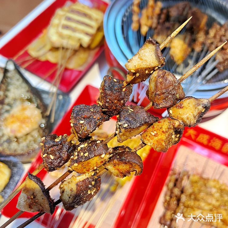 深夜美食撸串儿走起｜必须“大成”烧烤海鲜全攻略。