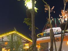 -茅草房·河畔园林火锅