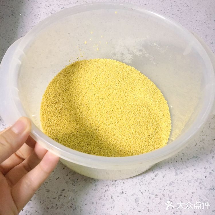 上班族的必备，一碗养胃小米粥