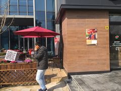 -必胜客(宝杨路宅急送店)