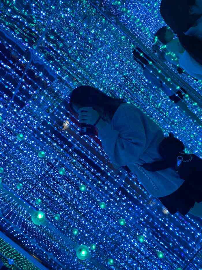 杭州西湖星空魔幻城(星空艺术馆品牌旗舰店)-"西湖星空魔幻城,位于