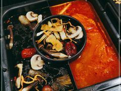 -老牌坊云南鱼豆花火锅(嵩山店)