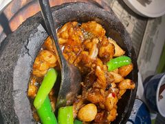 石锅杭椒牛蛙-桂满陇天书(南京德基旗舰店)