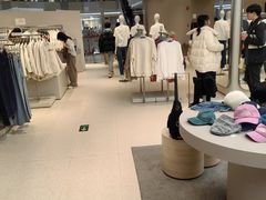 -URBAN REVIVO(七宝领展广场店)