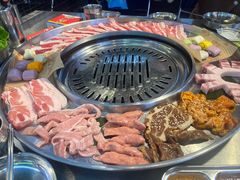 -哈哈碳都·牛肋条无限自助烤肉(台江万达店)