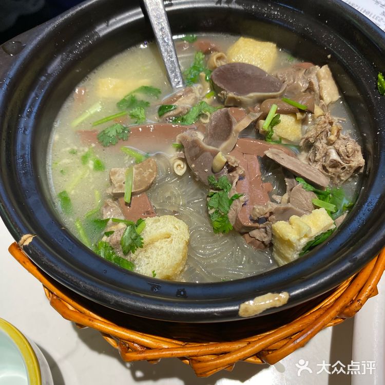 游秦淮河，吃淮扬菜，最爱这颗狮子头。