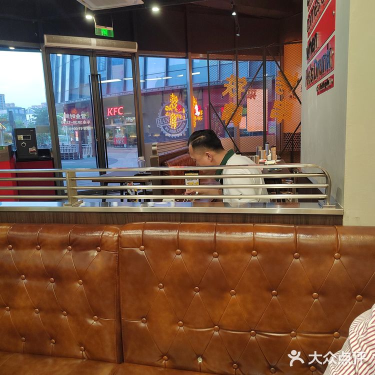 铁丳 chǎn 烤串·东北烧烤·哈尔滨大油边