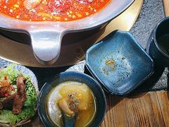 -湊湊火锅·茶憩(南京东路悦荟店)