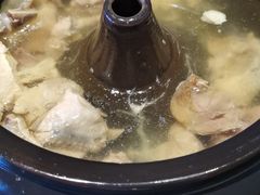 -云海肴·汽锅鸡·云南菜(天山百盛优客店)