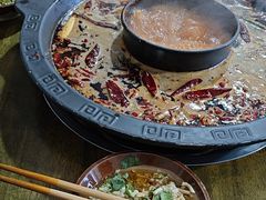 -黄潇洒老火锅(九眼桥宏济巷店)