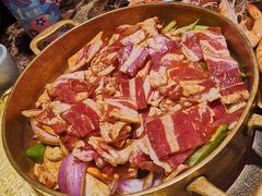 黑猪里脊焖锅-猪啊牛呀羊啊铜盘烤肉(正大广场店)