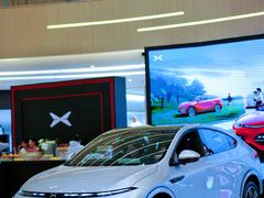-小鹏汽车体验中心(苏州龙湖狮山天街店)