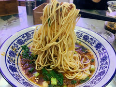 -渝之汇牛肉豌杂面