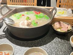 -三出山火锅(南京万象天地店)