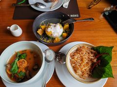 -Chom Cafe and Restaurant