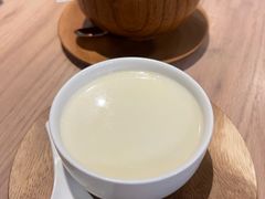 生磨杏仁茶炖蛋白-杏甜品(尖沙咀加拿分道店)