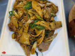 -蔼若春.传承三十年云南菜(金碧公园店)
