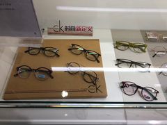-提一眼镜·蔡司·依视路(小寨店)