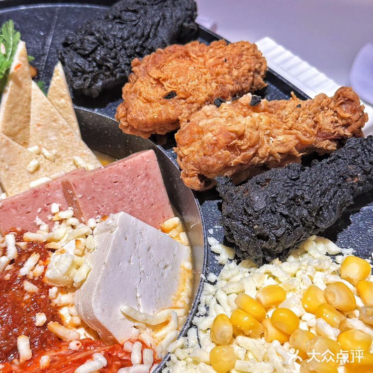 缺点：在广州才有‼️冲着UFO火锅可以N刷