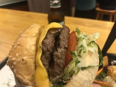 -The Habit Burger Grill 哈比特汉堡(爱琴海店)
