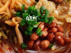 -大富蚝乌东哥饭店·石锅鱼杂·柠檬鸭(革新路店)