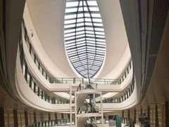 -上海滴水湖皇冠假日酒店