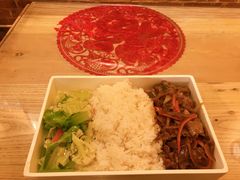 黑椒肥牛饭-锅儿挑面馆