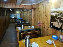 大堂-老东镇啤酒屋海鲜加工·蒸汽海鲜·海鲜烧烤(台东店)