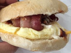 -Winchell's Donuts House