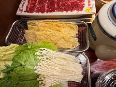 -沙胆彪炭炉牛杂煲(上海日月光广场店)