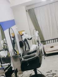 -米娜造型蛋白烫发