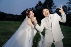 -雪中彩影婚纱摄影·微光艺术中心