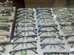 -三叶眼镜城批发市场(上海火车站店)