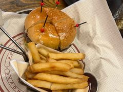 -BOURBON 玻本美式餐厅酒吧(虹桥新天地店)