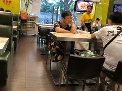大堂-佰搭果·广式茶餐厅(西华路店)