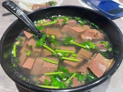 -莱莱小笼·乔艾