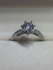 -威德钻石-克拉钻大本营(南京东路店)