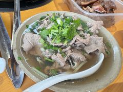 -大众跷脚牛肉馆·非遗传承单位(峨眉山店)