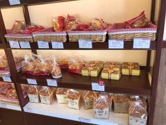 -红宝石·鲜奶小方·海派西点房(金杨店)