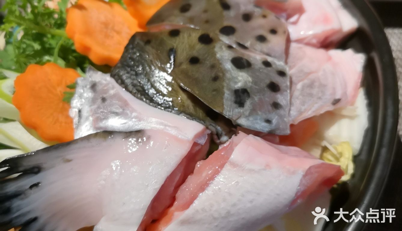 从盛食物的器皿到新鲜食材再到日料师傅的用心制作