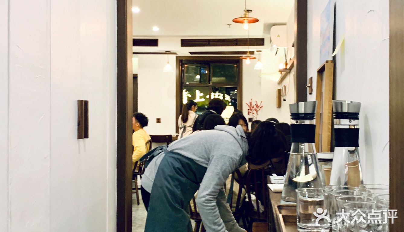 紧凑生活中的一顿舒适简餐